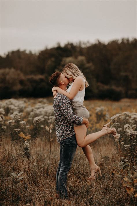 engagement couple poses|More.